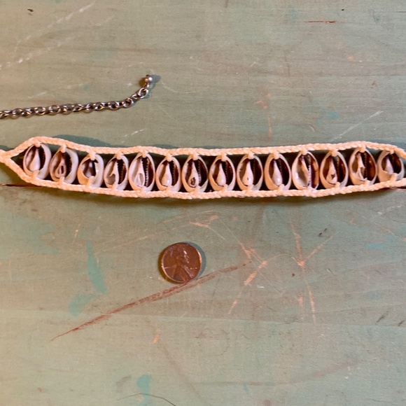 🧡 VTG Hippie Reversible Handmade Crochet Cowrie Sea Shell Choker - Cowrie Shell - Picture 9 of 9